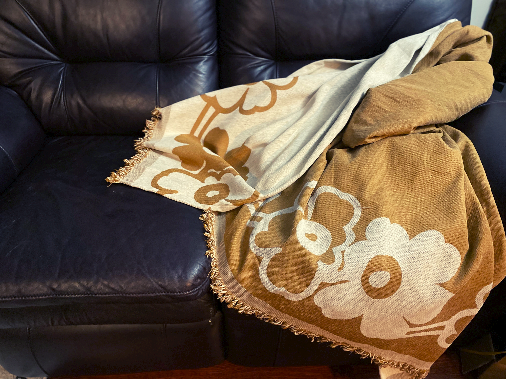 Reversible soft Knitted Throw Blanket with Decorative Tassels for Bed Sofa, Couch Throw 180cm x230cm - Tobmarc Home Decor & Gifts