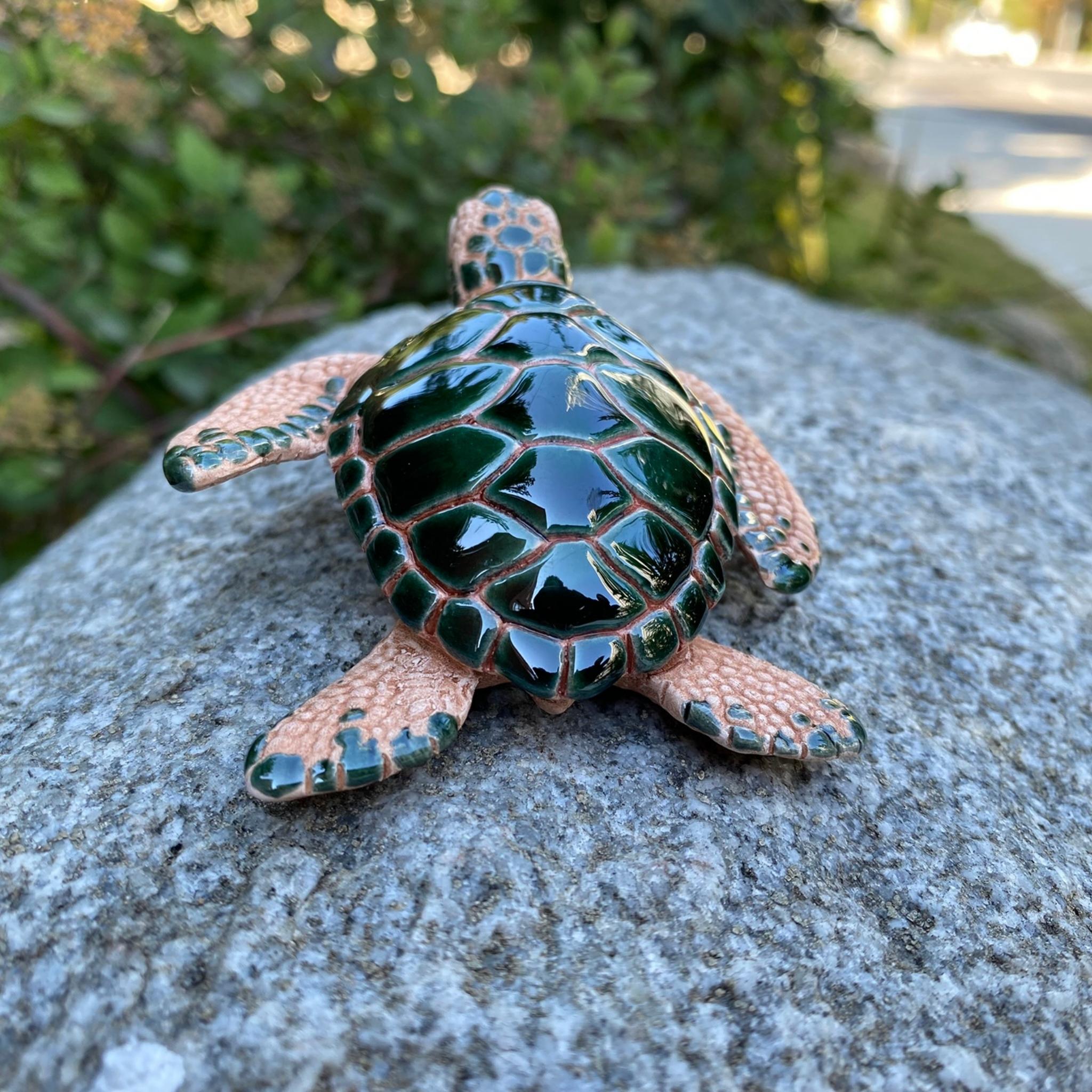Ceramic green turtle - Tobmarc Home Decor & Gifts