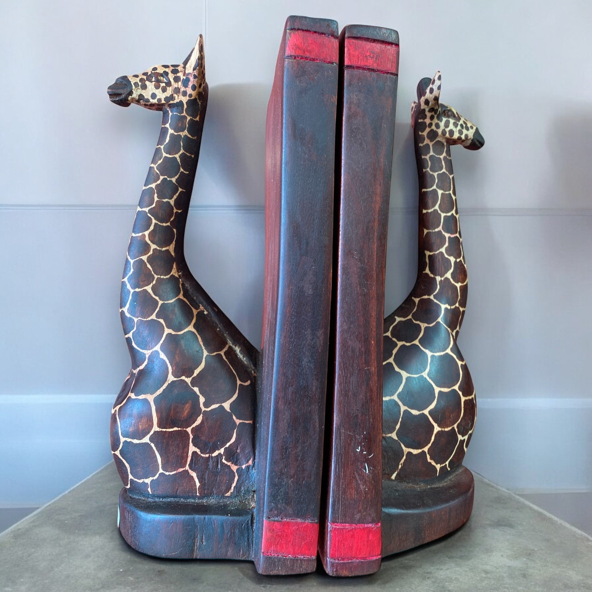 Wooden Giraffe Bookends – Hand-Carved Safari Decor Perfect for Organizing and Styling Shelves
