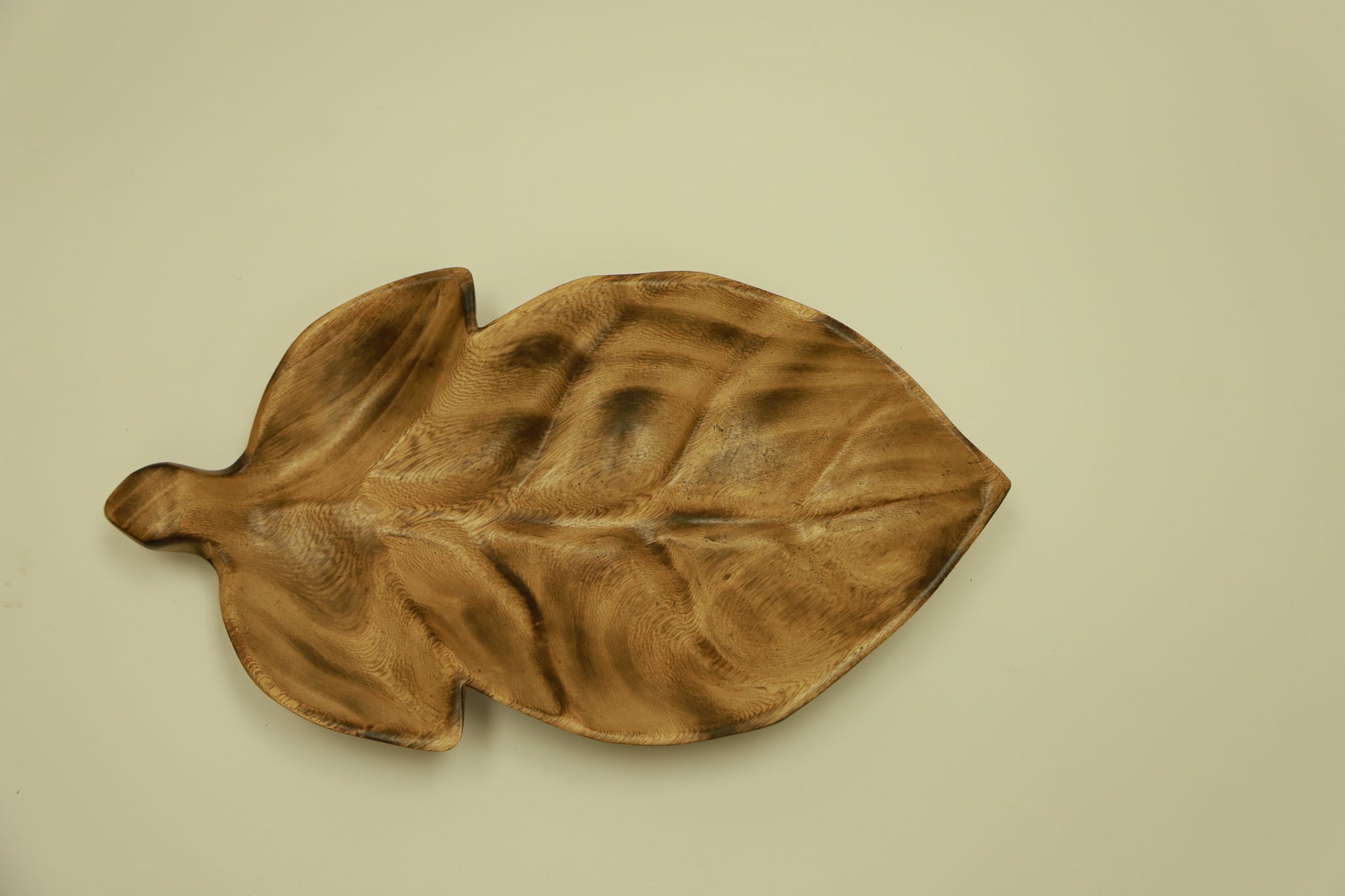 Handmade Wooden Leaf Shaped Tray. Leaf with veins Bowl, Vintage Wooden Leaf Plate, - Tobmarc Home Decor & Gifts 